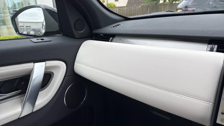 Land Rover Discovery Sport 1.5 P270e Landmark 5dr Auto [5 Seat] [NI] Station Wagon